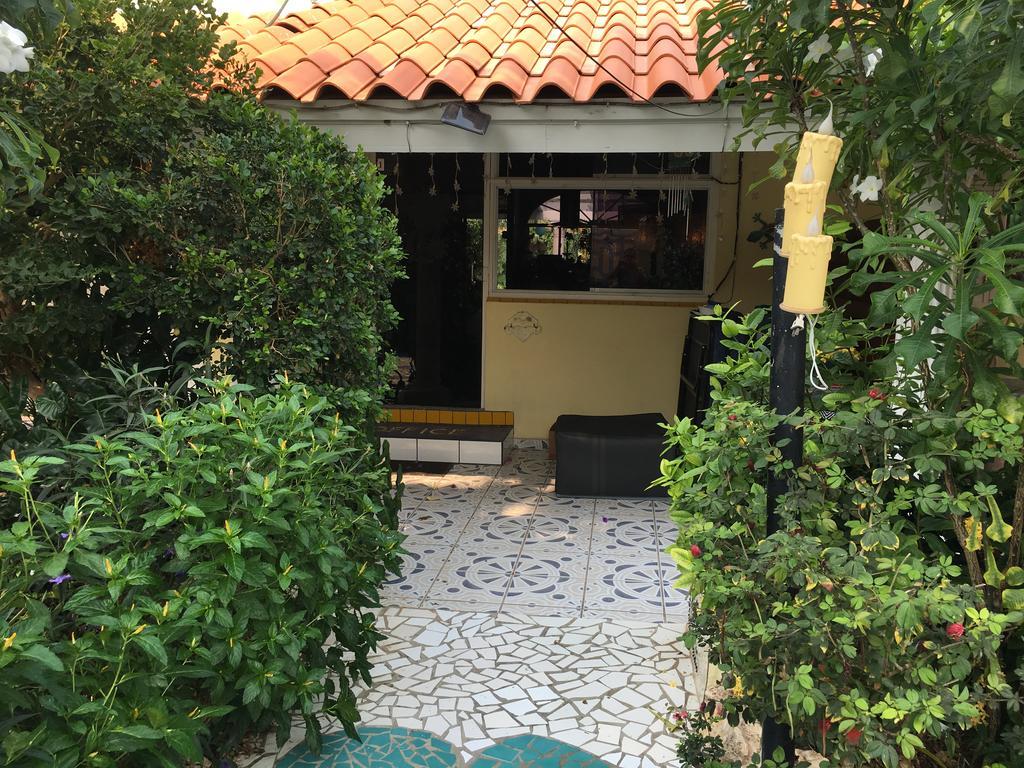 Sunflower Villa Studios Palm Beach Eksteriør bilde